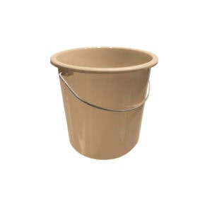 Wiadro plastikowe ecoline 10 litrów, idealne do prac domowych i ogrodowych, wykonane z trwałego materiału, z metalowym uchwytem dla wygody użytkowania.